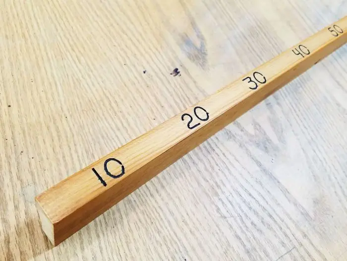 Выдавливание букв и цифр на дереве: мастер-класс для домашних умельцев