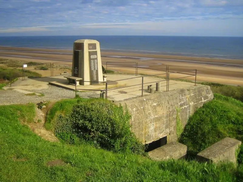 Памятный обелиск на укреплении WN-62