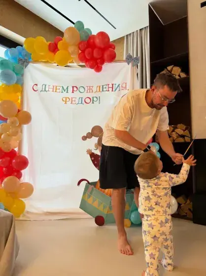 Первый день рождения сына: как Александр и Виктория Петровы отметили праздник