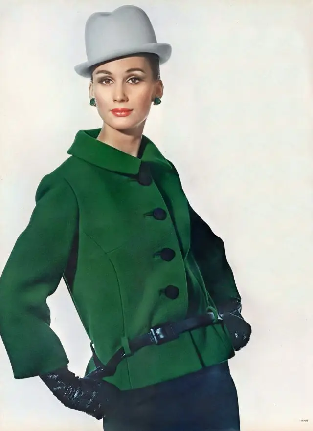 Бригитта Бауэр в жакете из ткани шиншилла, Ирвинг Пенн, Vogue, 1963