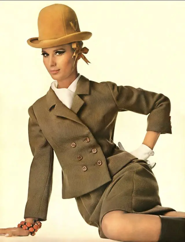 Бригитта Бауэр в костюме для верховой езды Monte Sano & Pruzan, Ирвинг Пенн, Vogue, 1965