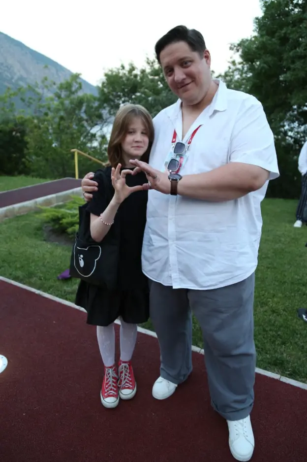 «Дети — его продолжение»: вдова Романа Попова рассказала, как живет семья после трагедии