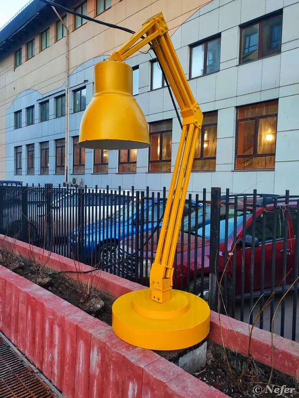 Золотая стена вместо «Черного квадрата»: как выглядит скандальный дом Малевич в Москве