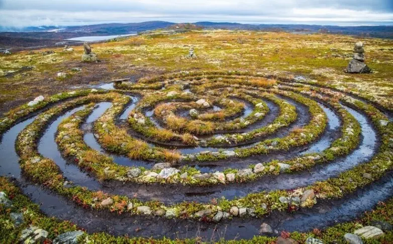 10 самых загадочных и мистических мест России