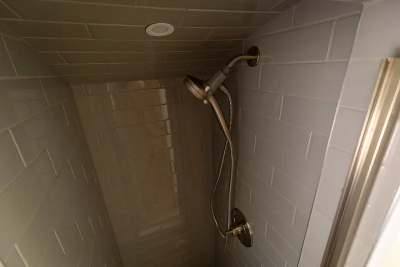 Школьный автобус стал роскошным автодомом: уникальный лот на аукционе