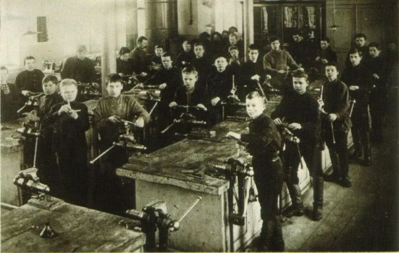 Как ФЗУ из мечты советской молодежи превратились в принудиловку перед войной