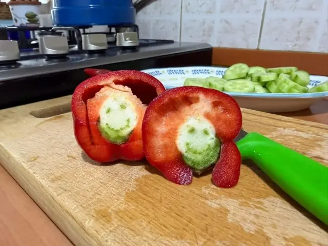 Причуды реальности: 20 удивительных моментов и странных совпадений