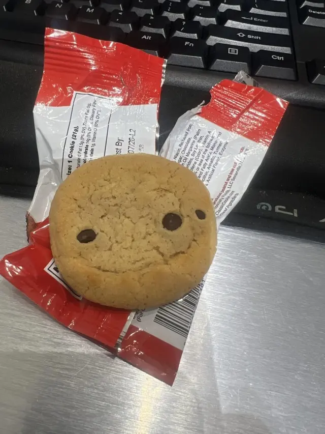 Причуды реальности: 20 удивительных моментов и странных совпадений