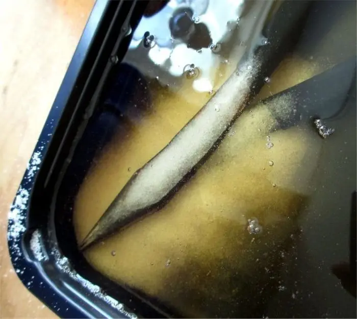 Как вернуть к жизни заржавевший инструмент: бюджетный метод с уксусом