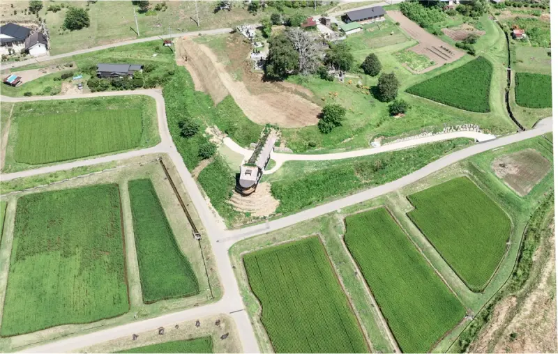 Вишни на коньке: необычный японский дом, где сад растет на крыше