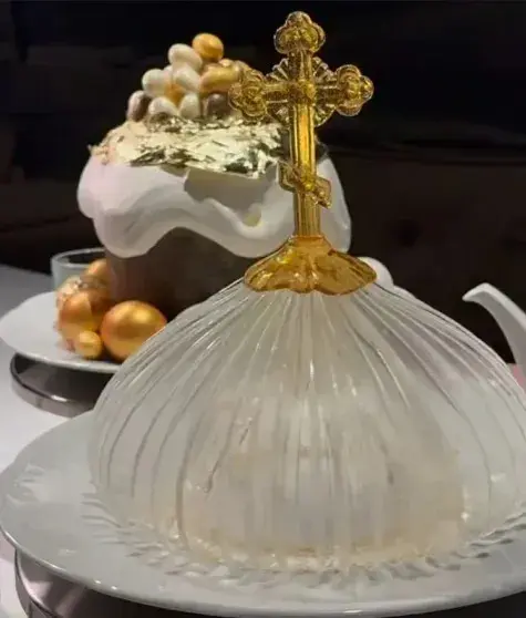 Пасхальный кулич от-кутюр: цена взлетела до «неправославных» 50 тысяч рублей