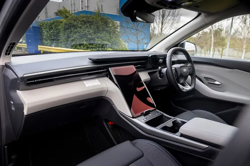 Ford Explorer Van: Электрический фургон для бизнеса с ценой от 4,2 млн рублей