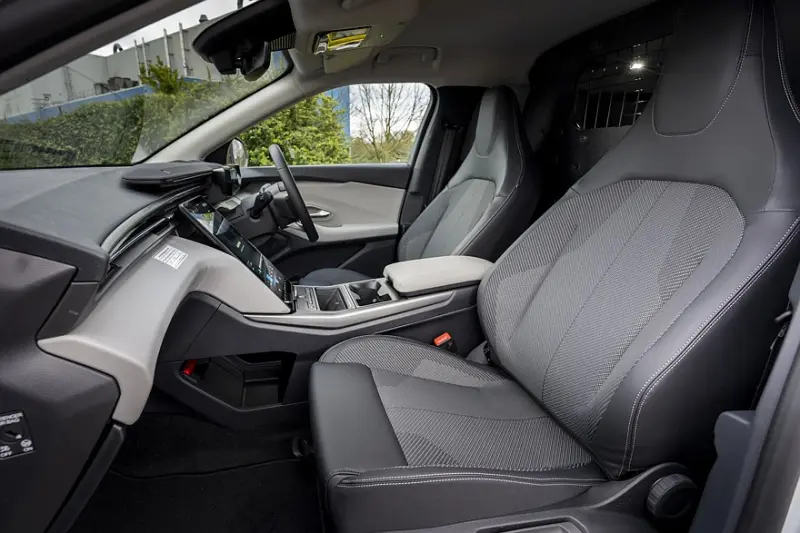 Ford Explorer Van: Электрический фургон для бизнеса с ценой от 4,2 млн рублей