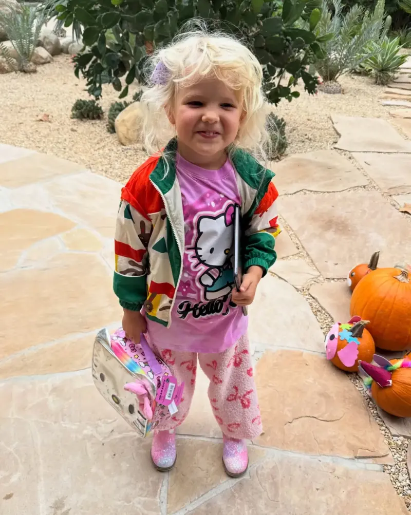 Эльза Хоск ждет второго ребенка и показала дерзкие фото с округлившимся животиком