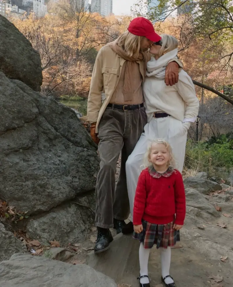 Эльза Хоск ждет второго ребенка и показала дерзкие фото с округлившимся животиком