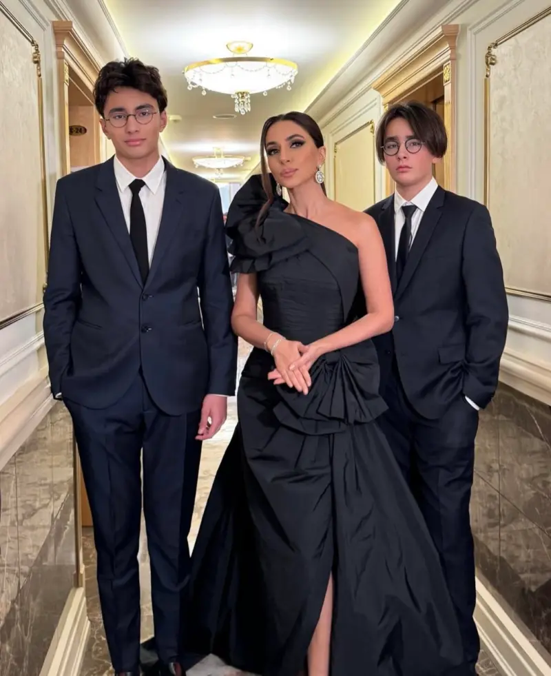 Сын Зары Максим стал настоящим красавцем: певица показала трогательные фото к его 14-летию