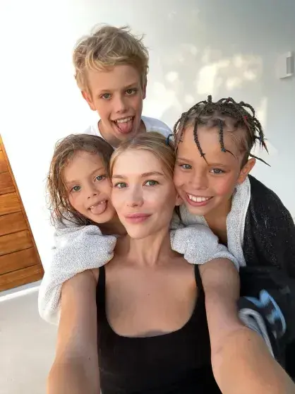 Елена Перминова показала, как взрослеет её дочь Арина