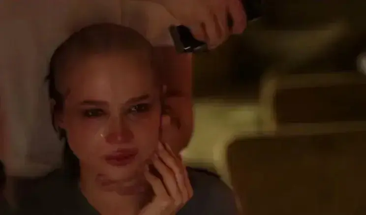 Лерчек сбрила волосы после химии: жених показал трогательное видео