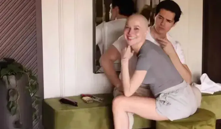 Лерчек сбрила волосы после химии: жених показал трогательное видео