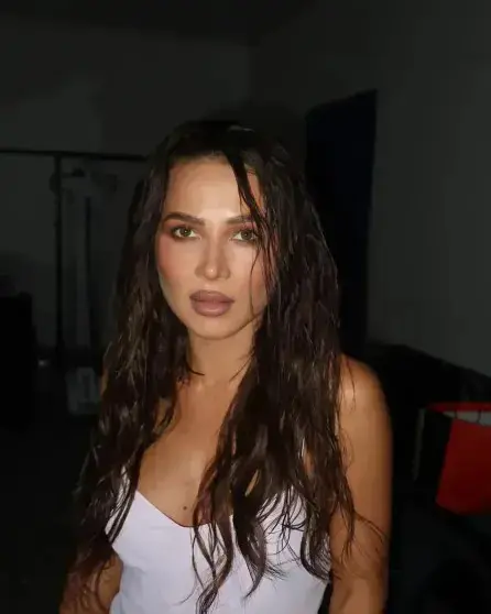 Лерчек сбрила волосы после химии: жених показал трогательное видео