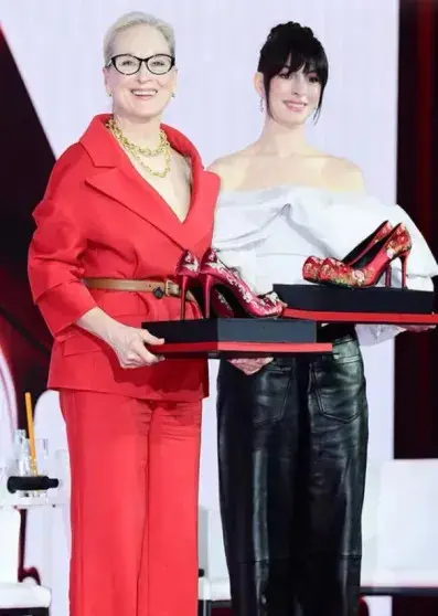 Стрип и Хэтэуэй в Сеуле: как прошла премьера долгожданного сиквела "Дьявол носит Prada"