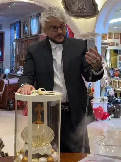 Король эстрады и кулич за сотню: Киркоров вновь удивил дорогой покупкой