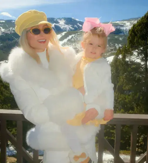 Пэрис Хилтон устроила яркий семейный отдых на горнолыжном курорте