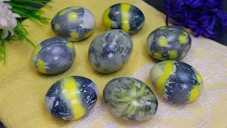 Топ-30 невероятных идей для росписи пасхальных яиц: от космоса до цветов