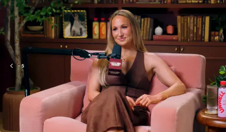 Никки Глейзер призналась, что ей нравится, когда её парень спит с другими