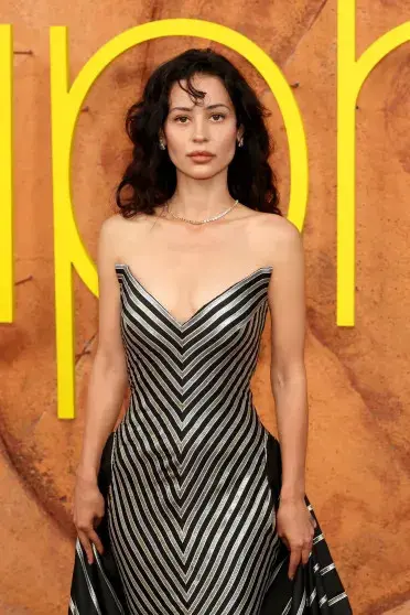 Новый образ Алексы Деми вызвал бурю: актрису обвиняют в нездоровой худобе и приеме Оземпика