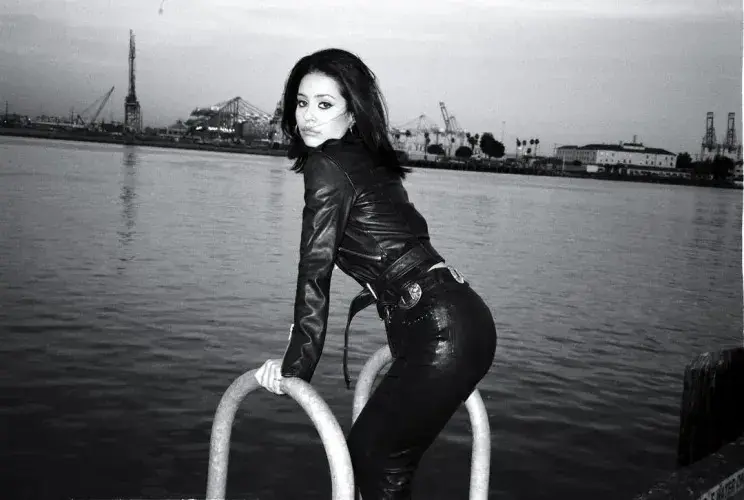 Новый образ Алексы Деми вызвал бурю: актрису обвиняют в нездоровой худобе и приеме Оземпика