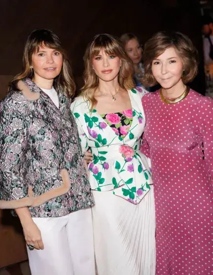 Пасхальный праздник в звездном кругу: как Виктория Шелягова собрала знаменитостей