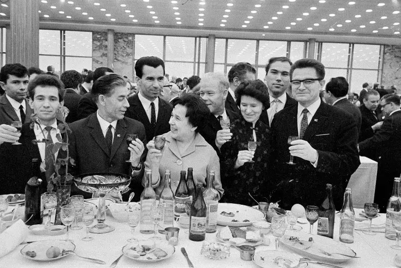 16 мгновений безвозвратно ушедшей эпохи: редкие фото повседневной жизни в СССР