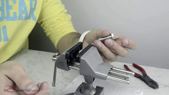 Болт-барашек за 5 минут: простая инструкция из подручных материалов