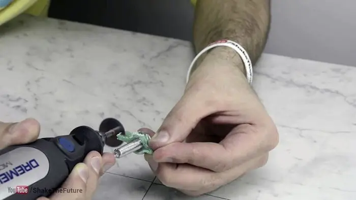 Болт-барашек за 5 минут: простая инструкция из подручных материалов