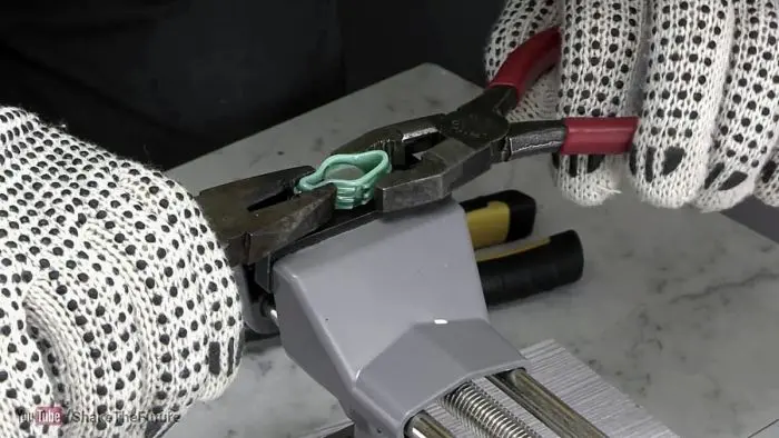 Болт-барашек за 5 минут: простая инструкция из подручных материалов