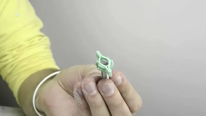 Болт-барашек за 5 минут: простая инструкция из подручных материалов