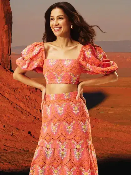 Равшана Куркова в сакральных мексиканских образах для бренда Ololol