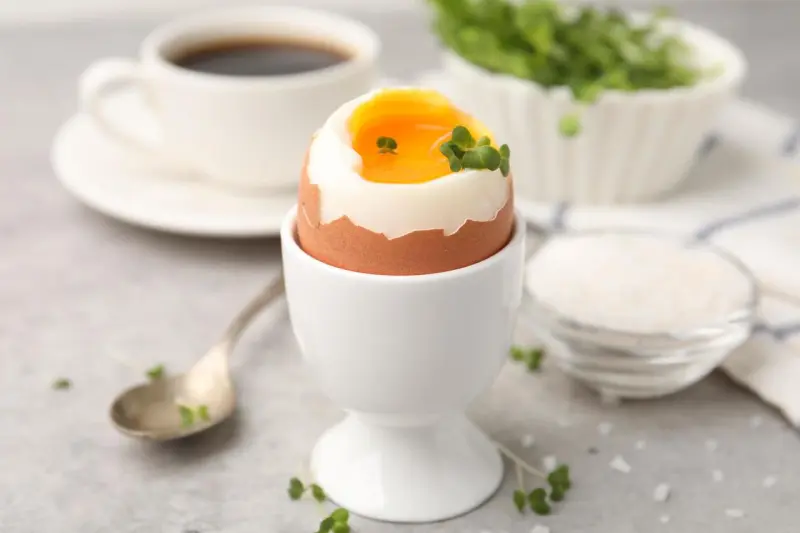 Почему вареные яйца нельзя хранить долго: важные правила безопасности