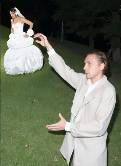 Скандал с клинингом: Миногарова в ярости из-за испорченной свадебной кофты, а подписчики её критикуют