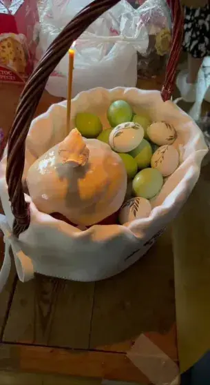 Шаман и Мизулина в храме: пасхальные традиции и фото с поклонниками