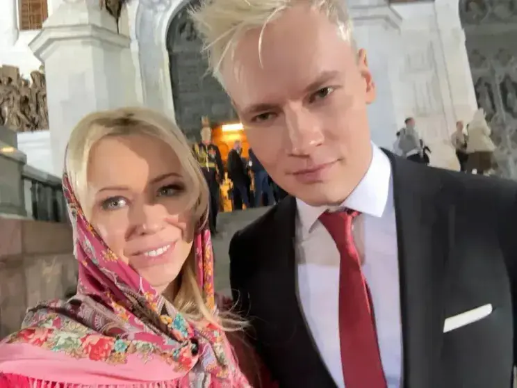 Шаман и Мизулина в храме: пасхальные традиции и фото с поклонниками