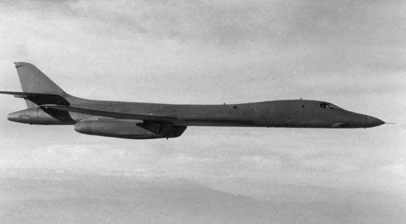 Ту-160 «Белый лебедь»: как СССР создал лучший стратегический бомбардировщик в мире B-1 Lancer