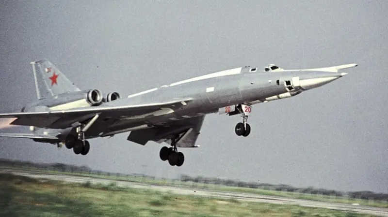 Ту-160 «Белый лебедь»: как СССР создал лучший стратегический бомбардировщик в мире Ту-22