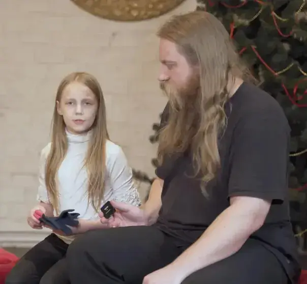 9-летняя сестра Алисы Тепляковой стала дипломированным продавцом