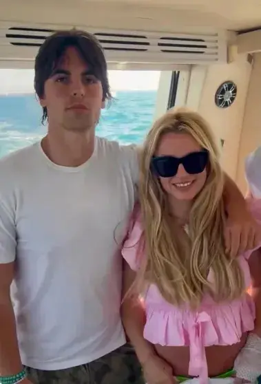 Бритни Спирс начала лечение в реабилитационном центре после скандального ареста