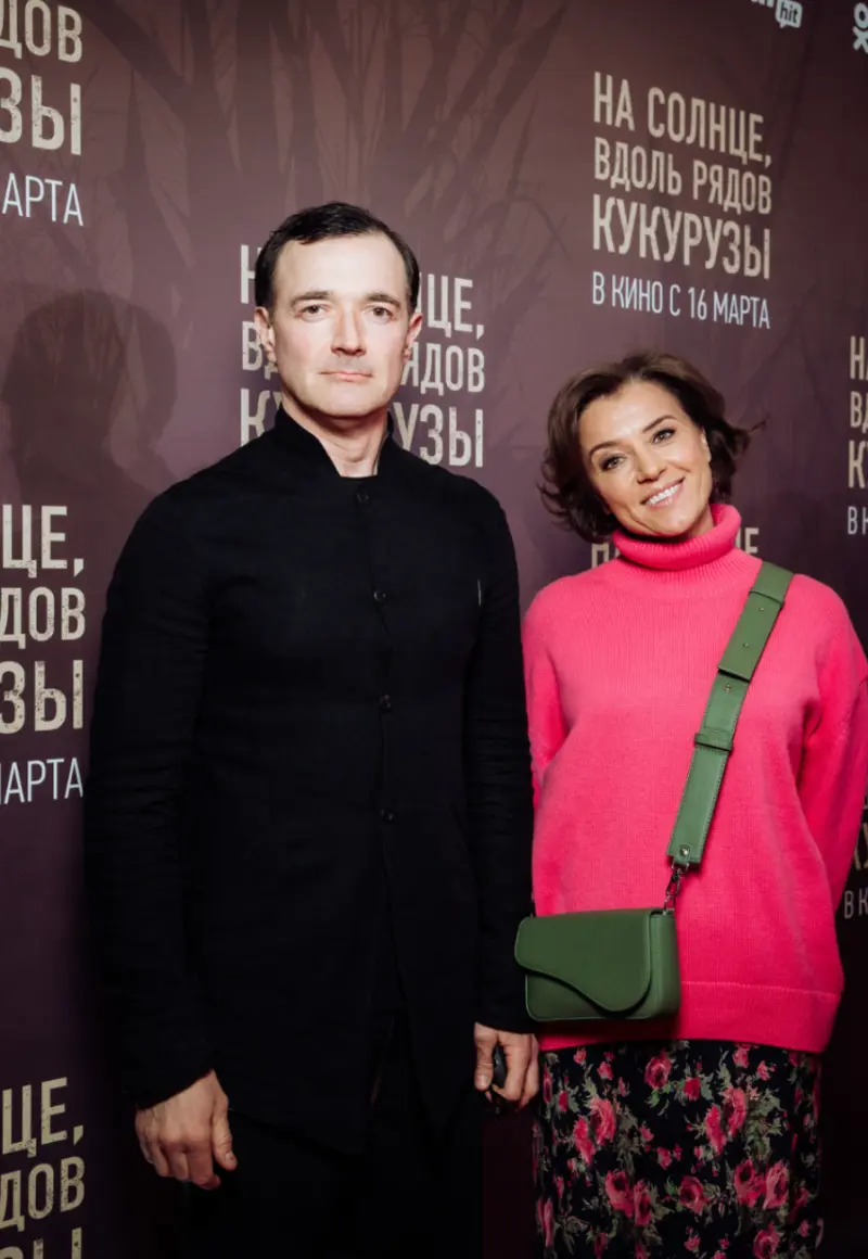 «Бывает, когда ребенок прямо твой»: Ксения Алферова о фонде, разводе с Бероевым и приемных сыновьях