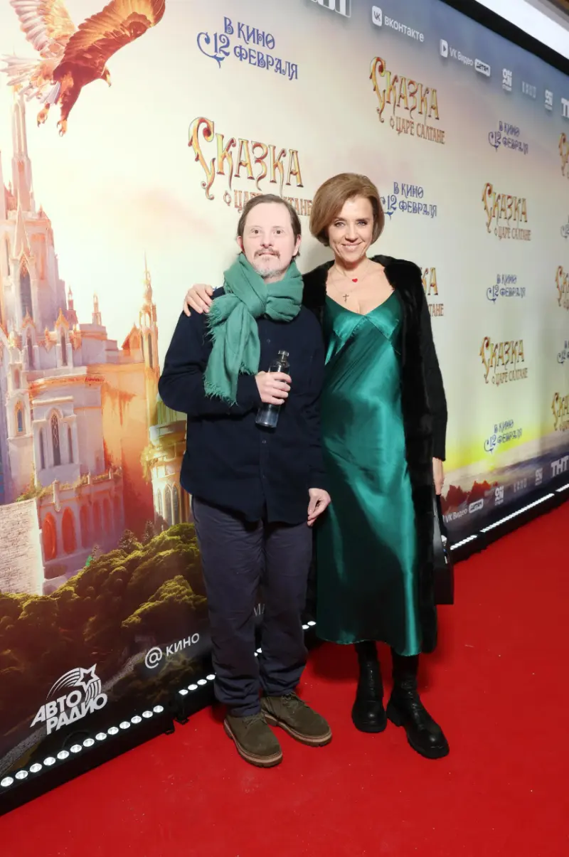 «Бывает, когда ребенок прямо твой»: Ксения Алферова о фонде, разводе с Бероевым и приемных сыновьях