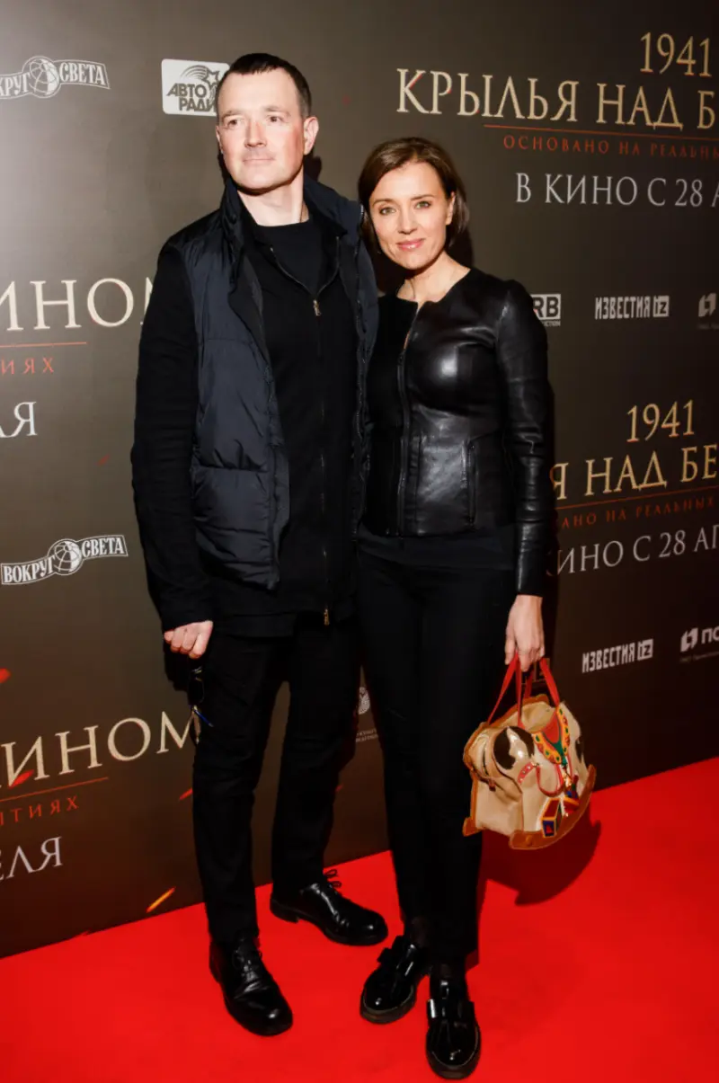 «Бывает, когда ребенок прямо твой»: Ксения Алферова о фонде, разводе с Бероевым и приемных сыновьях