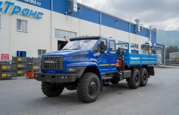 Где на самом деле собирают легендарные «Уралы»: история завода-труженика